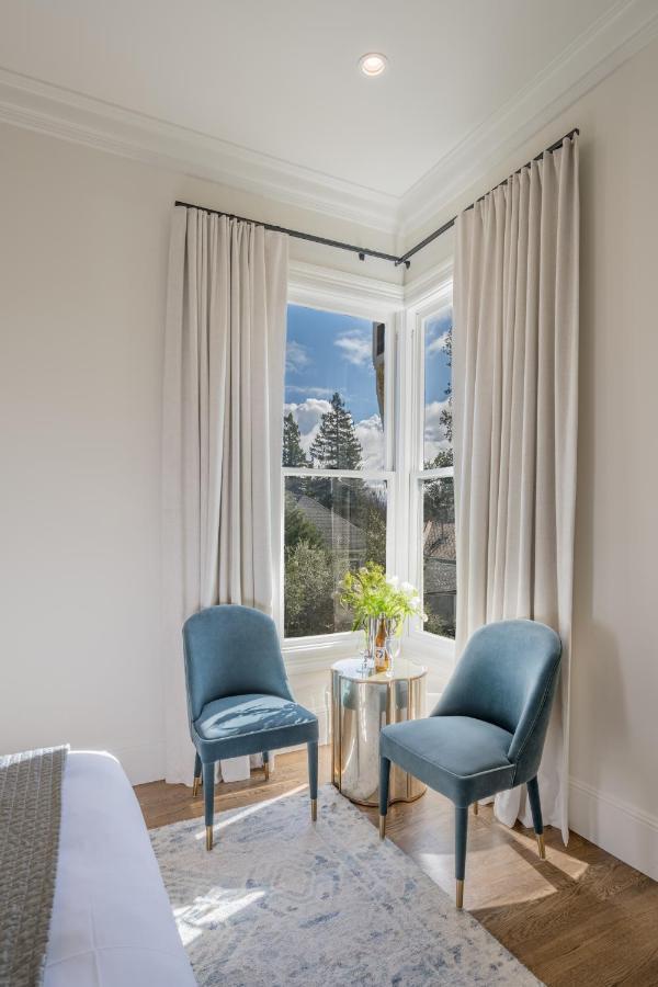 The George - Luxury Boutique